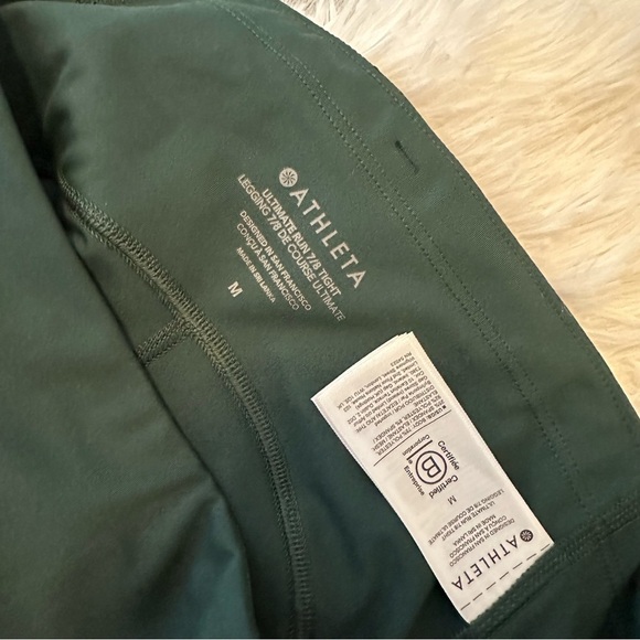NWT Athleta ULTIMATE RUN 7/8 TIGHT
LEGGING 7/8 DE COURSE ULTIMATE - Picture 6 of 10